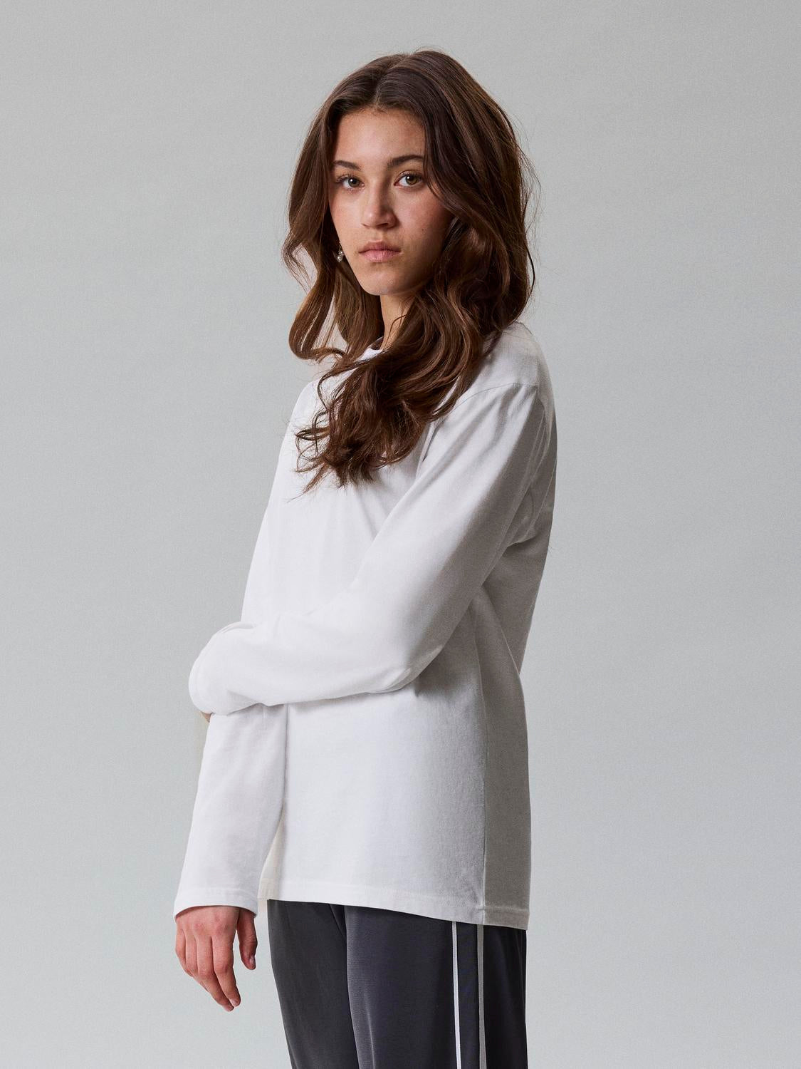 model_shot-creative